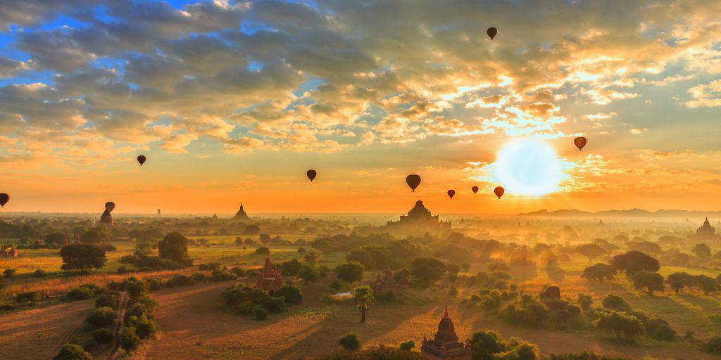 Combina dos de los países más impresionantes del sudeste asiático con este viaje a Myanmar y Camboya. Descubre las mejores pagodas y palacios. 3
