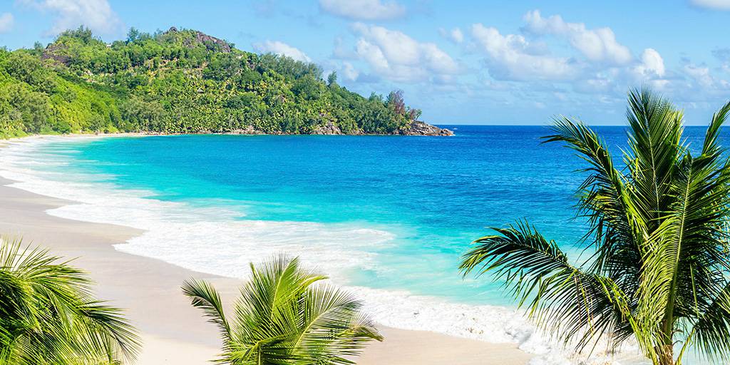 Disfruta de una isla menos masificada que las demás con este viaje de luna de miel a Seychelles, una escapada romántica al paraíso terrenal. 5