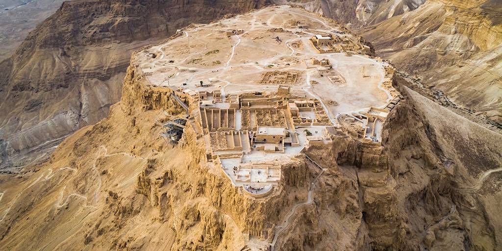 Jordania y la Tierra Santa guardan miles de tesoros históricos y la mejor forma de conocerlos es nuestro viaje a Israel y Petra de 8 días. 4