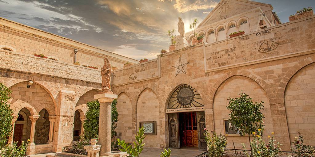 Jordania y la Tierra Santa guardan miles de tesoros históricos y la mejor forma de conocerlos es nuestro viaje a Israel y Petra de 8 días. 3