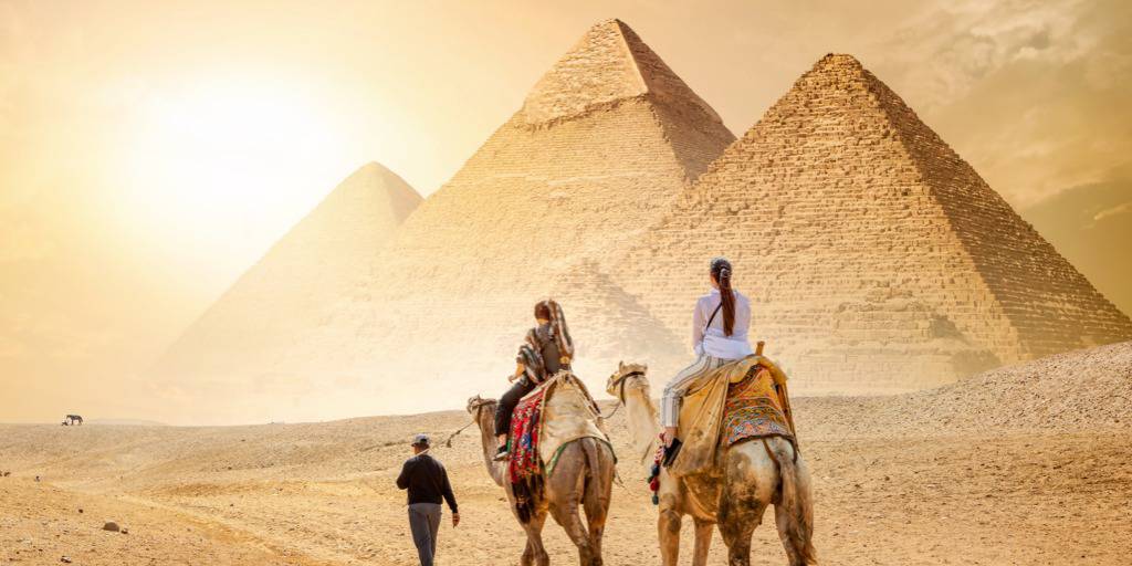 Con este viaje a Egipto, Turquía y Grecia durante 14 días conocerás las joyas de Oriente Medio más buscadas: El Cairo, Estambul y Atenas. 2