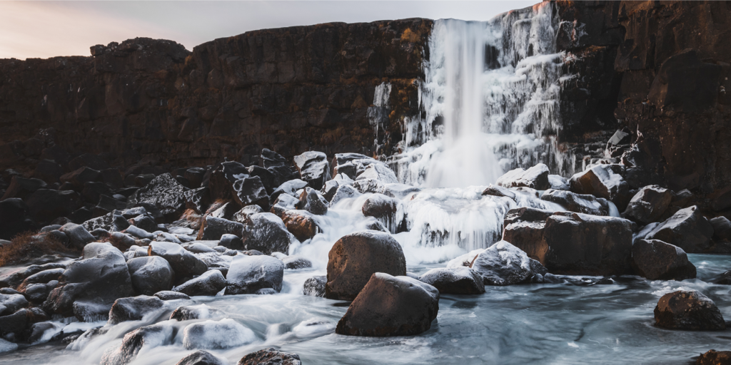 Conoce las mejores cascadas, géiseres, volcanes y auroras boreales de toda Europa con nuestro fascinante viaje a Islandia 6 días. 5