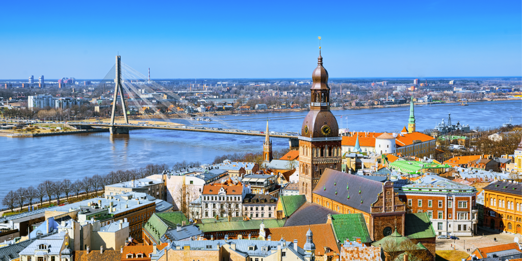 Con este viaje organizado por Escandinavia de 9 días podrás conocer las maravillas de Helsinki, Tallín, Riga, Vilnius, Estocolmo y Kaunas. 3