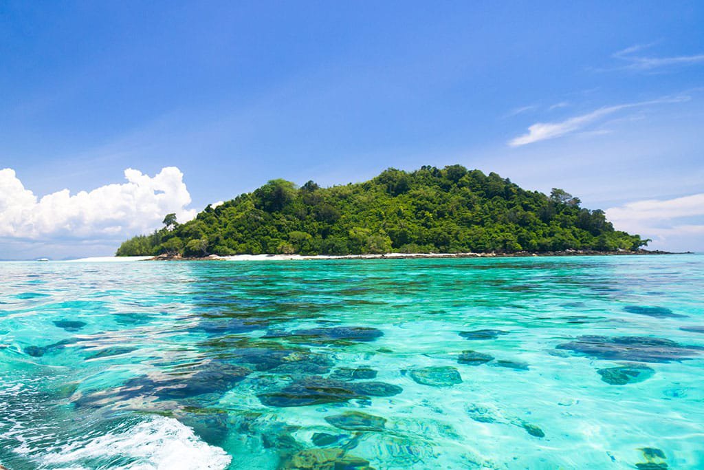 Visita una isla desierta en Maldivas